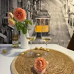 Apartment новобудова центр,стоянка для авто, жк семицвіт, документи *